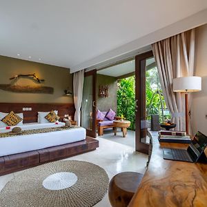 Tropical Deluxe Room
